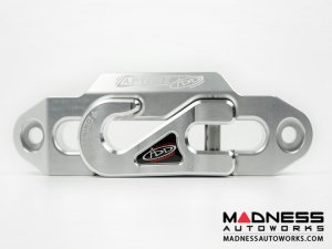 Jeep Wrangler JL Capture Fairlead - Black Jeep Wrangler JL Capture Fairlead - Black